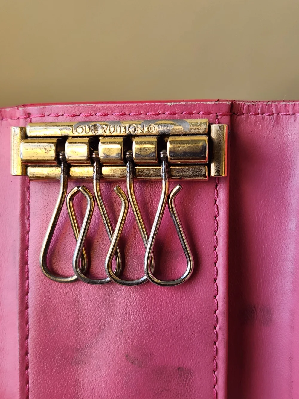 Louis Vuitton Pink/Red Vernis 4-Key Holder